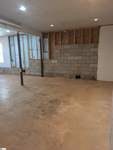 $2,800 | 154 South Lake Emory Drive, Inman, SC 29349