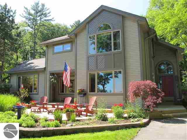 7753 East Shore Road Traverse City, MI 49686 - Photo 50 of 82 1844922-49.JPG