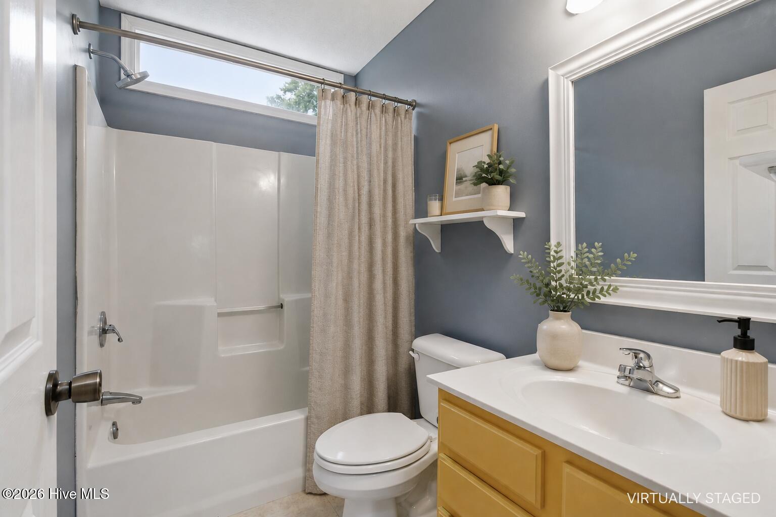 5709 County Line Road New Bern, NC 28562 - Photo 17 of 39 Virtually Staged - Second Bathroom