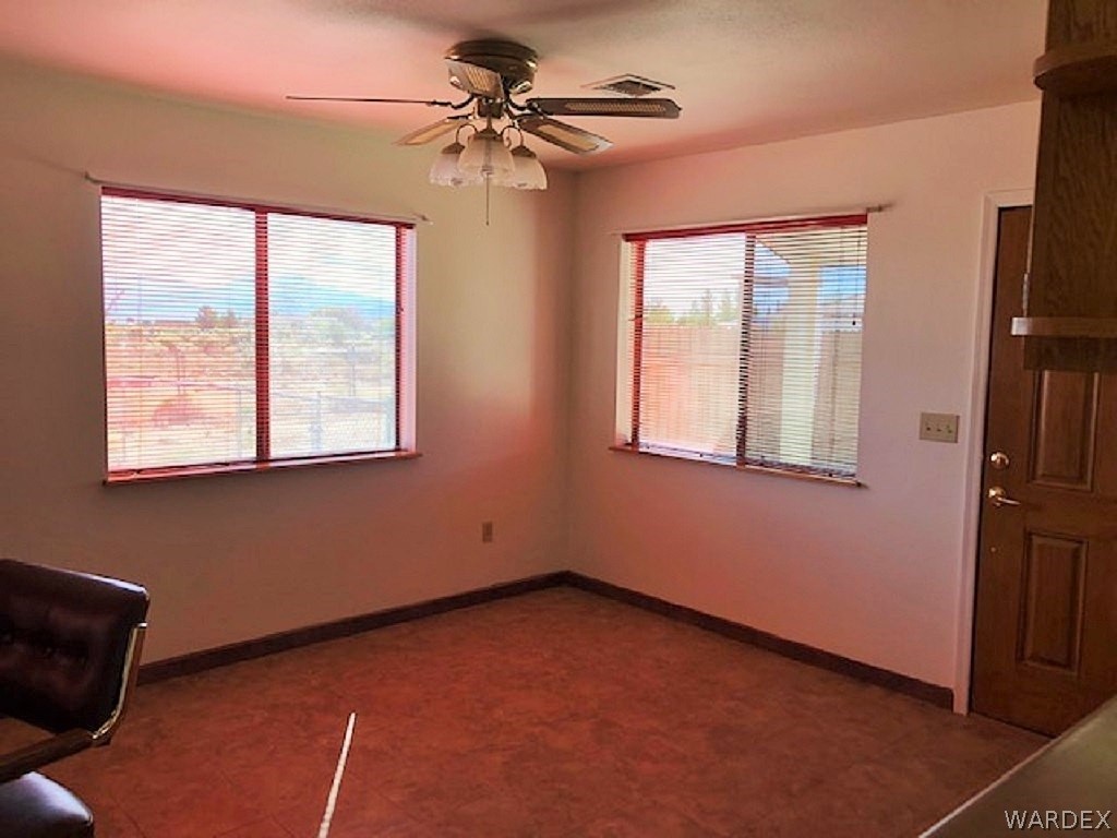 2154 East Quail Run Road Kingman, AZ 86409 - Photo 12 of 28 Dining Area
