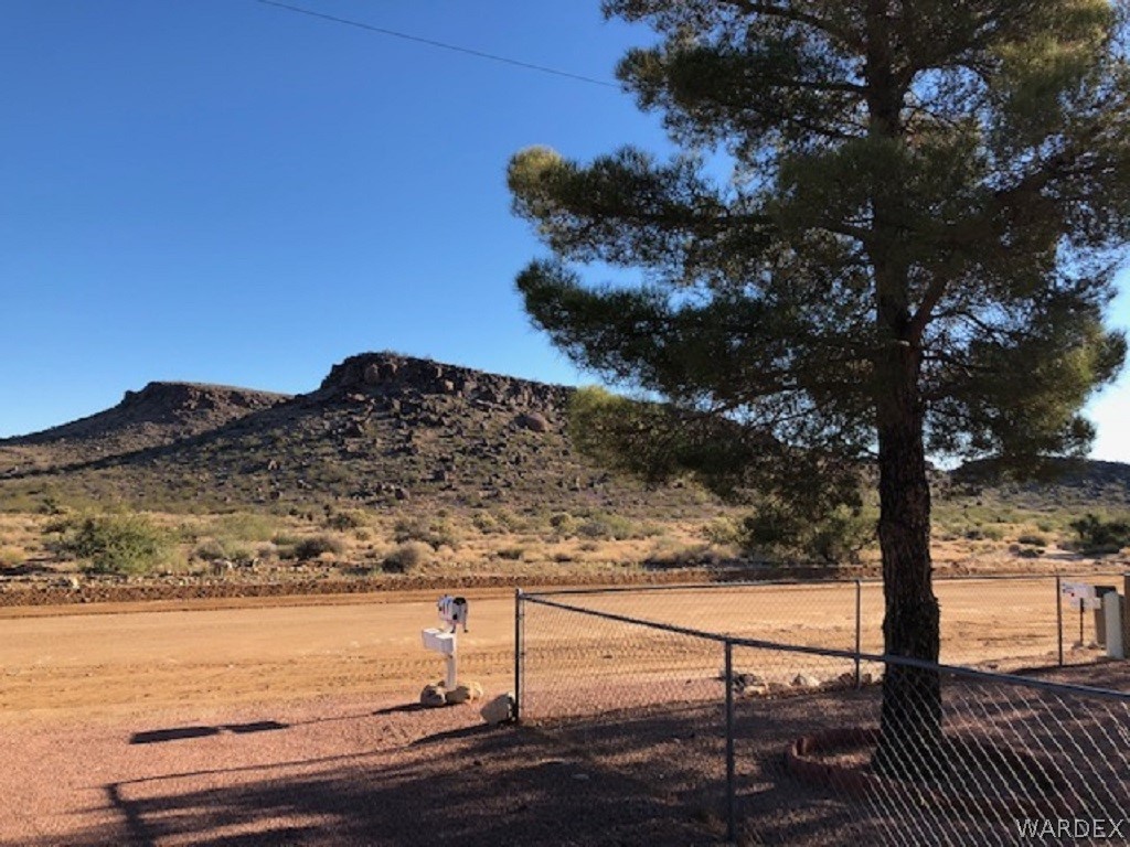 2154 East Quail Run Road Kingman, AZ 86409 - Photo 3 of 28 Front Yard View