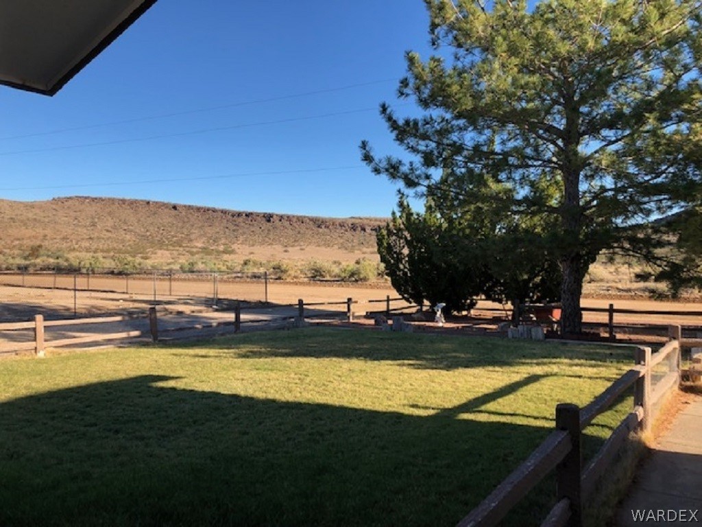 2154 East Quail Run Road Kingman, AZ 86409 - Photo 5 of 28 Front View