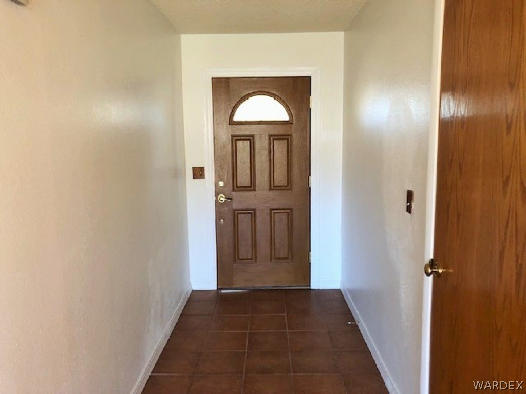 2154 East Quail Run Road Kingman, AZ 86409 - Photo 7 of 28 Entry