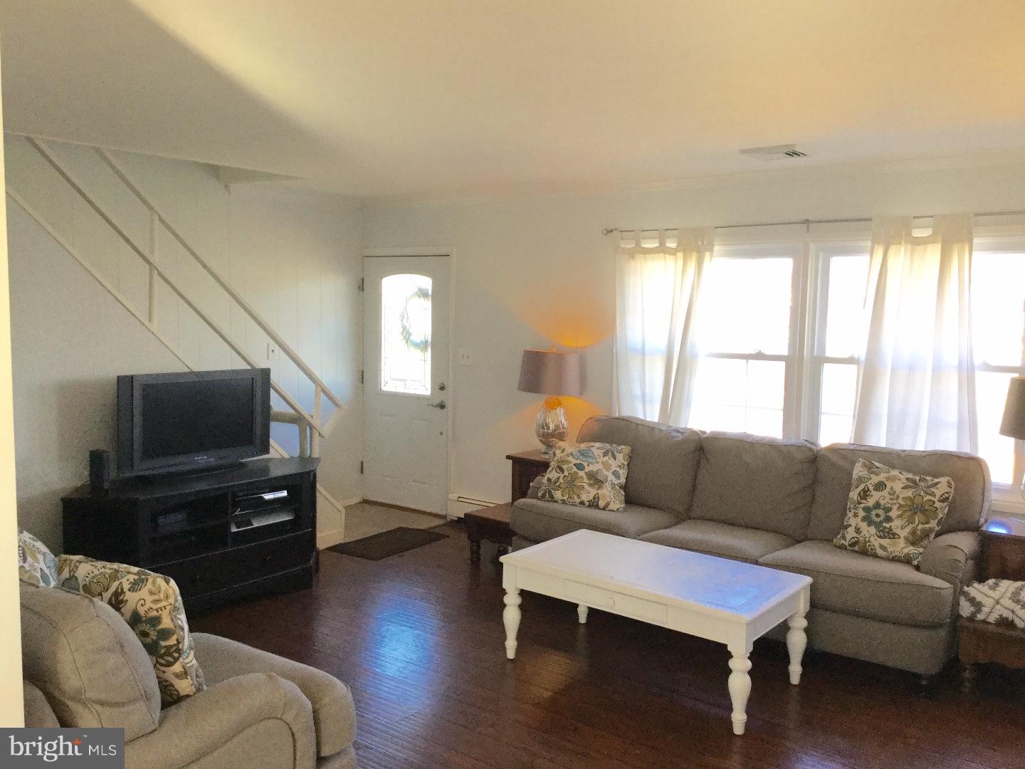 51 Canoebirch Road Levittown, PA 19057 - Photo 4 of 17 Living Room