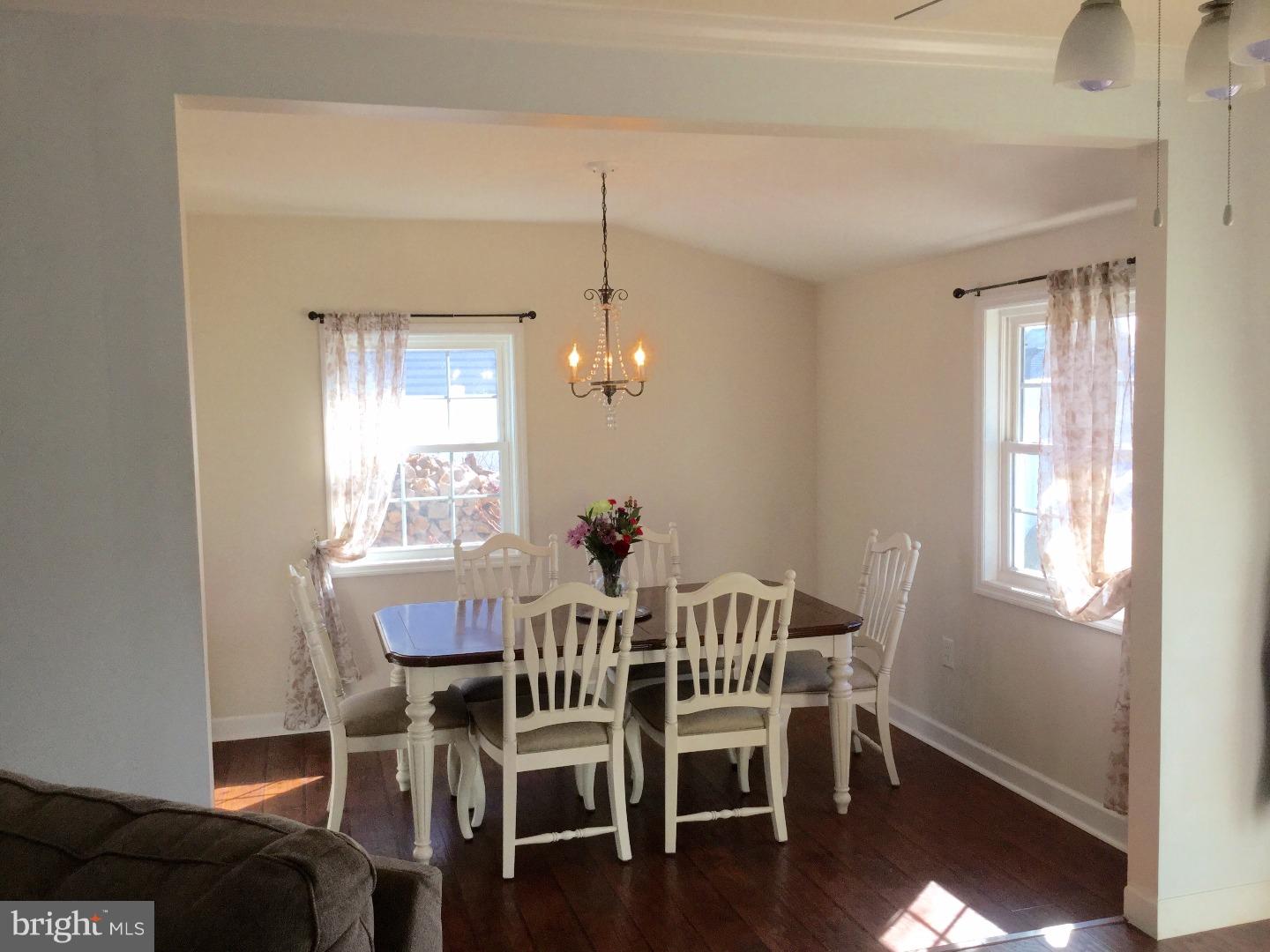 51 Canoebirch Road Levittown, PA 19057 - Photo 5 of 17 Dining Room