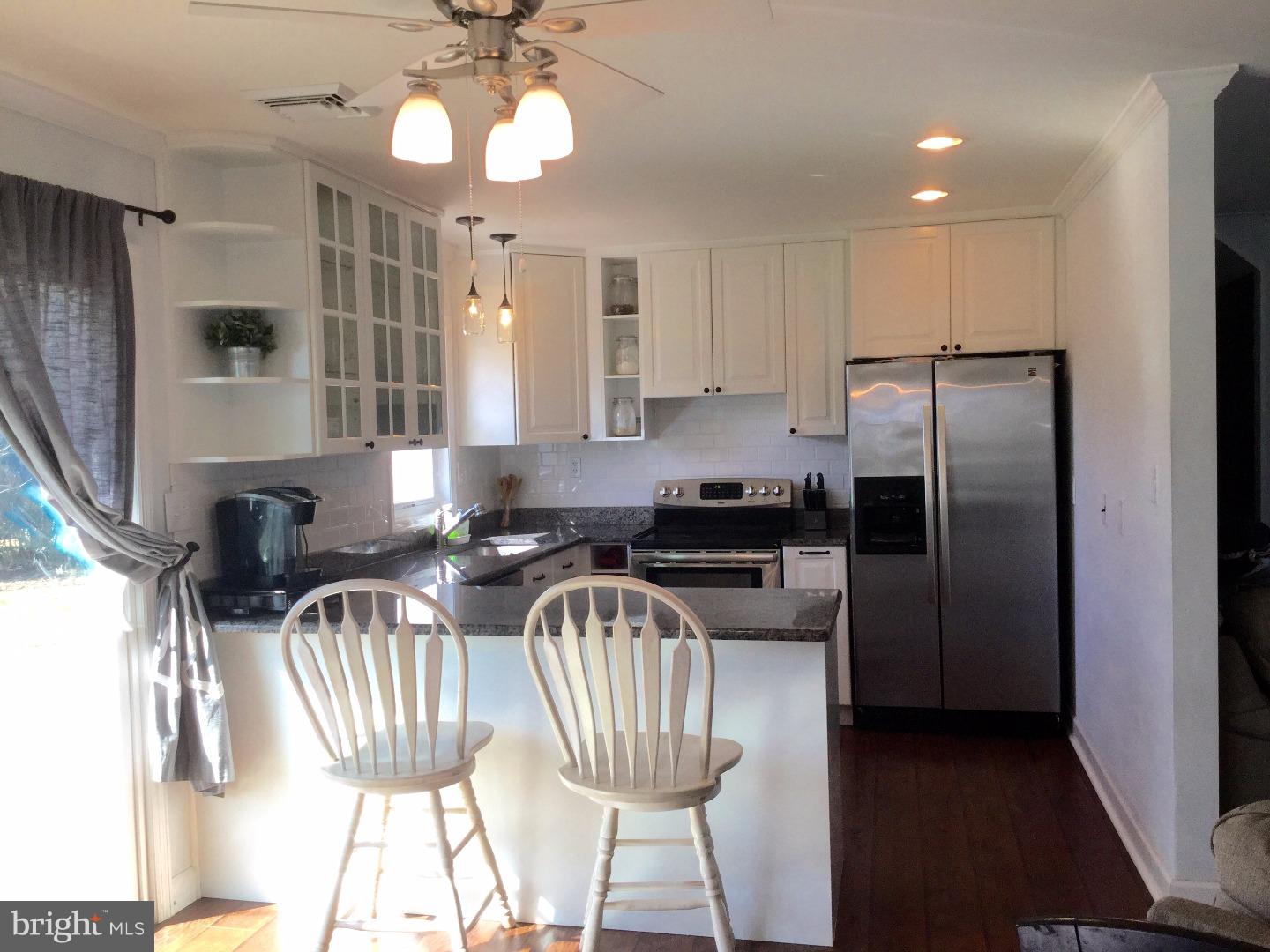 51 Canoebirch Road Levittown, PA 19057 - Photo 6 of 17 Kitchen