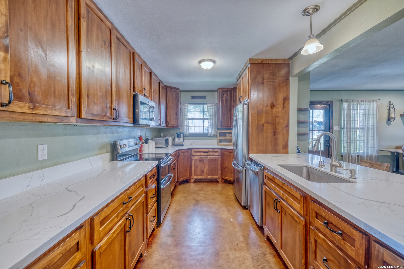 335 Sunset Ridge Road Uvalde, TX 78801 - Photo 10 of 36