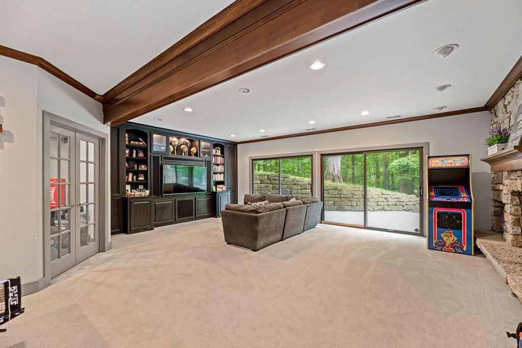 7965 Lantern Road Indianapolis, IN 46256 - Photo 24 of 36 Gallery Image 24
