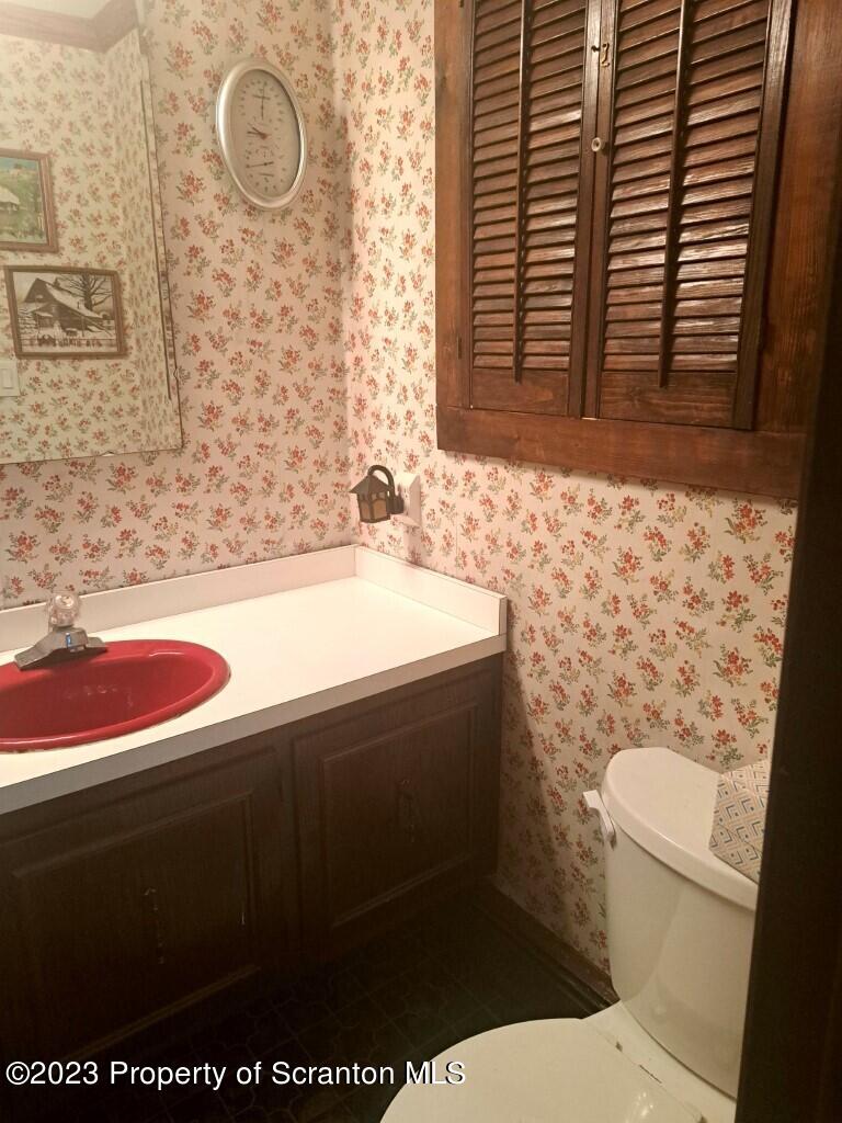 319 Blue Shutters Road Moscow, PA 18444 - Photo 19 of 27 Gallery Image 19