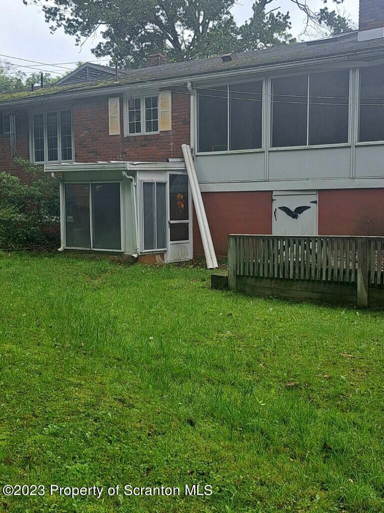 319 Blue Shutters Road Moscow, PA 18444 - Photo 3 of 27 Gallery Image 3