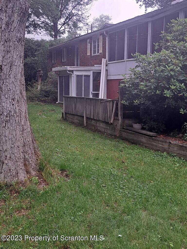 319 Blue Shutters Road Moscow, PA 18444 - Photo 4 of 27 Gallery Image 4
