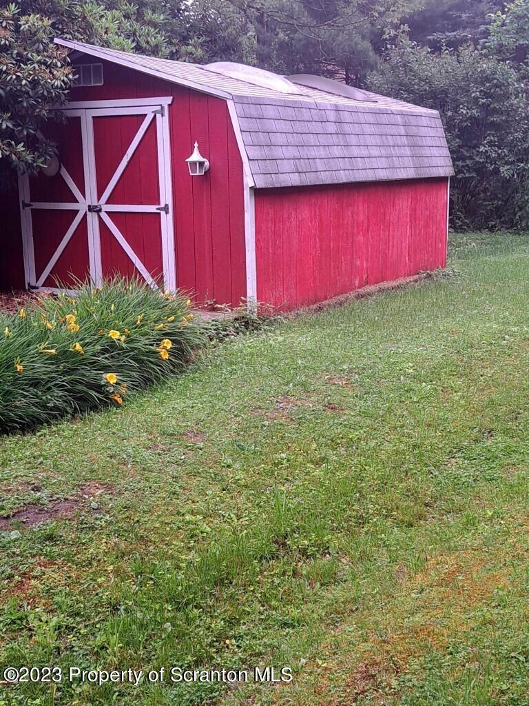 319 Blue Shutters Road Moscow, PA 18444 - Photo 6 of 27 Gallery Image 6