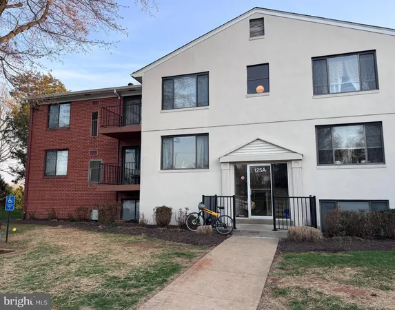 $229,900 | 125 Clubhouse Drive Southwest, Unit 8, Leesburg, VA 20175