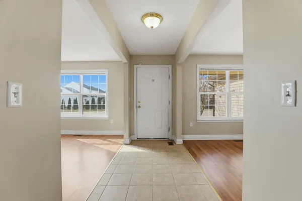 $2,545 | 35900 Abbey Drive, Romulus, MI 48174