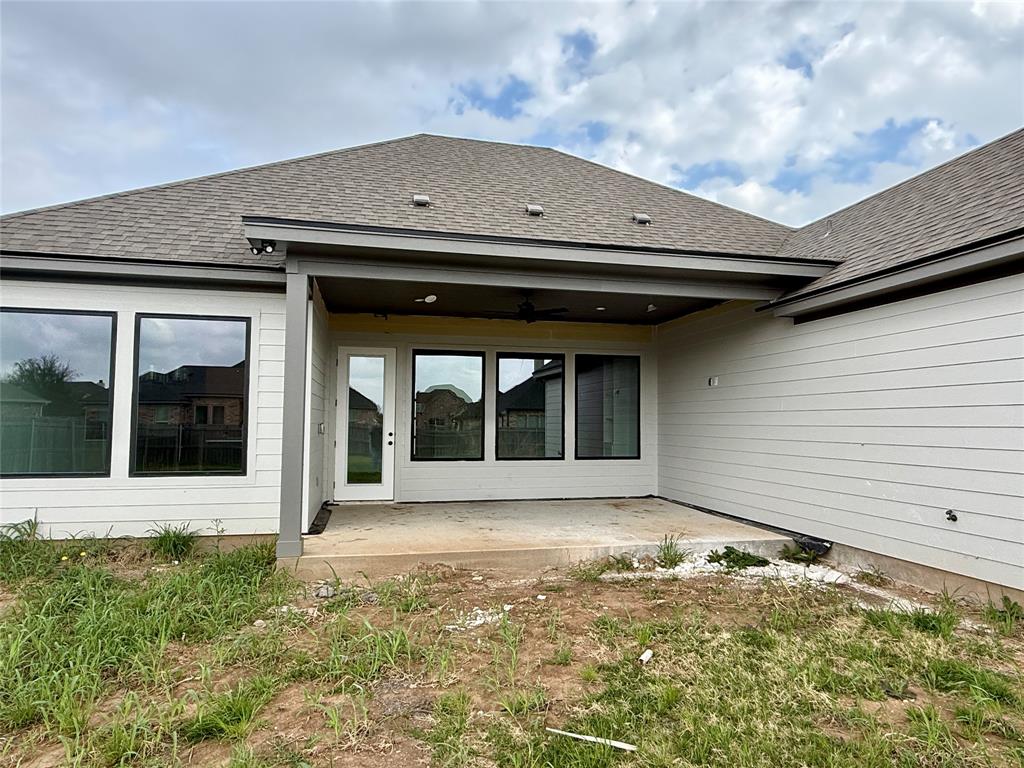 10400 T T Bury Lane Waco, TX 76708 - Photo 20 of 22 a view of entrance gate of the house