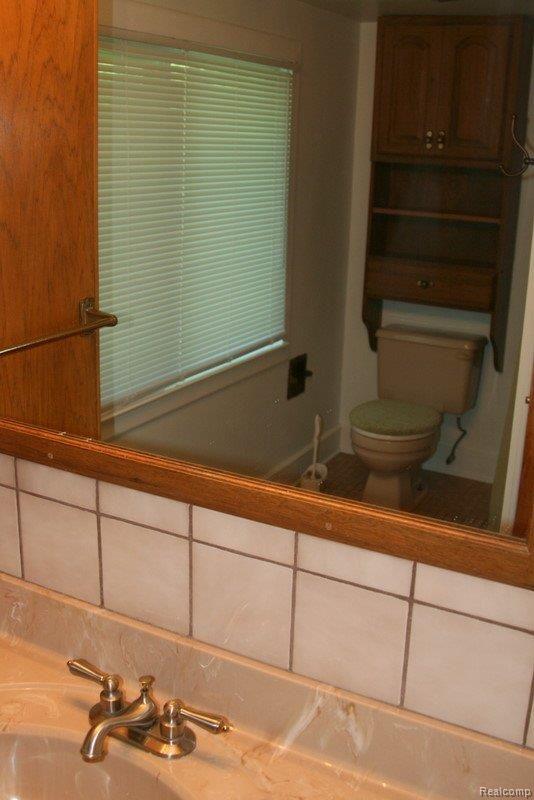968 East Maple Street Holly, MI 48442 - Photo 14 of 25 IMG_6336