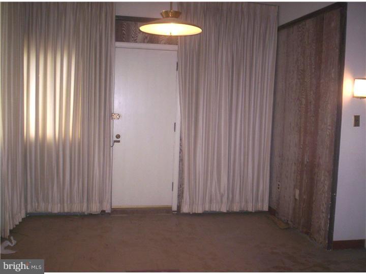 1121 Vernon Road Philadelphia, PA 19150 - Photo 3 of 12 Gallery Image 3