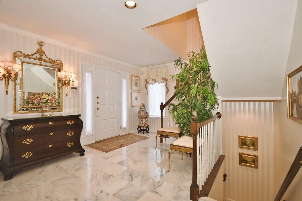 168 Shadow Ridge Drive Pittsburgh, PA 15238 - Photo 4 of 25 Gallery Image 4