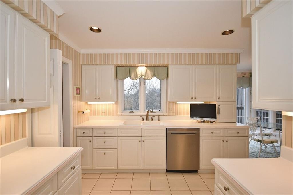 168 Shadow Ridge Drive Pittsburgh, PA 15238 - Photo 5 of 25 Gallery Image 5