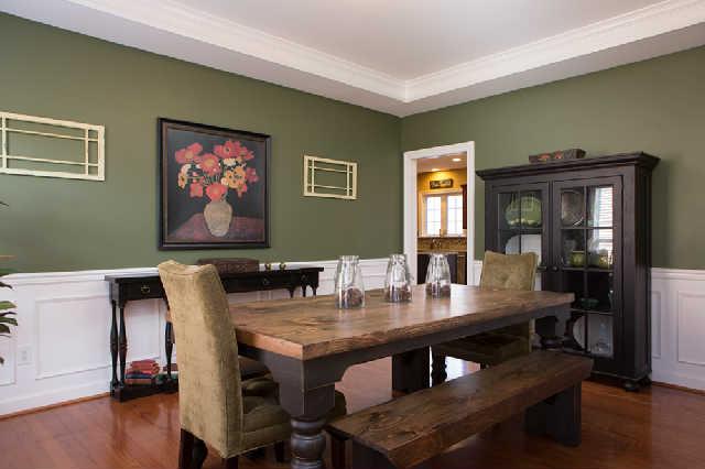 5524 Rathkeale Lane Franklin, TN 37067 - Photo 4 of 20 The spacious Formal Dining Room is located off of entry and features a beautiful trey ceiling, custom paint, hardwood flooring, wainscoting, extensive crown moldings and trim. Exceptional space will provide enjoyment for gatherings and entertaining.