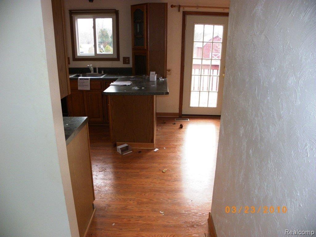 490 North Tipsico Lake Road Highland, MI 48357 - Photo 10 of 17 IMGP9299