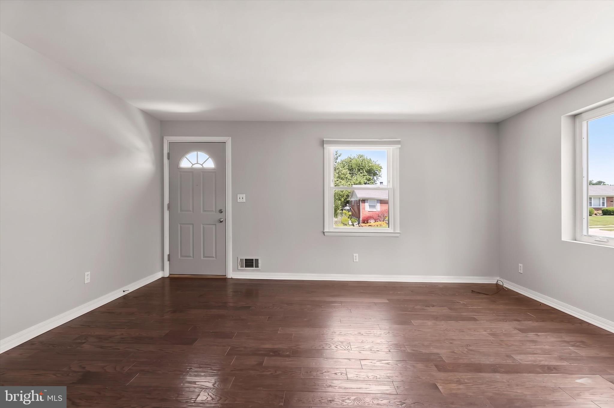 2325 Harford Hills Road Baltimore, MD 21234 - Photo 4 of 47 Living Room