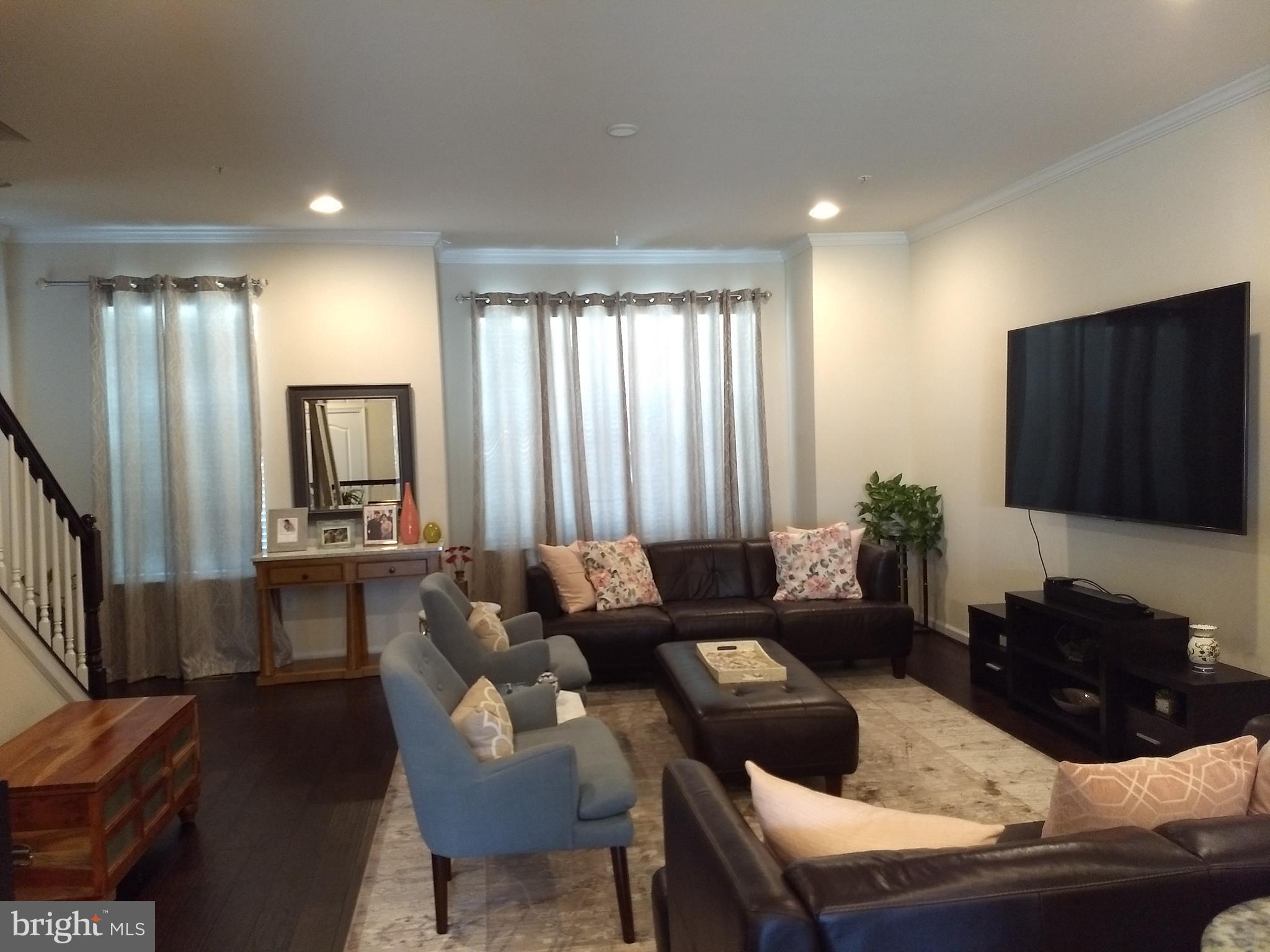 8010 Ravenclaw Road Elkridge, MD 21075 - Photo 6 of 30 Family Room has windows galore!