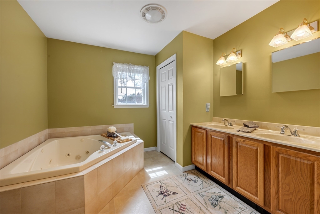 31 Glen Echo Shore Road Charlton, MA 01507 - Photo 14 of 32
