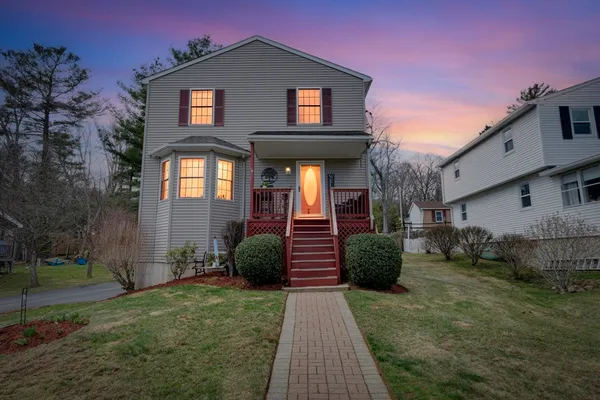 $599,900 | 31 Glen Echo Shore Road, Charlton, MA 01507
