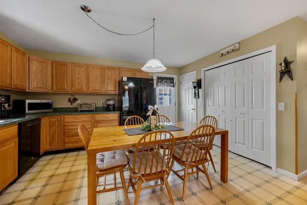 $599,900 | 31 Glen Echo Shore Road, Charlton, MA 01507