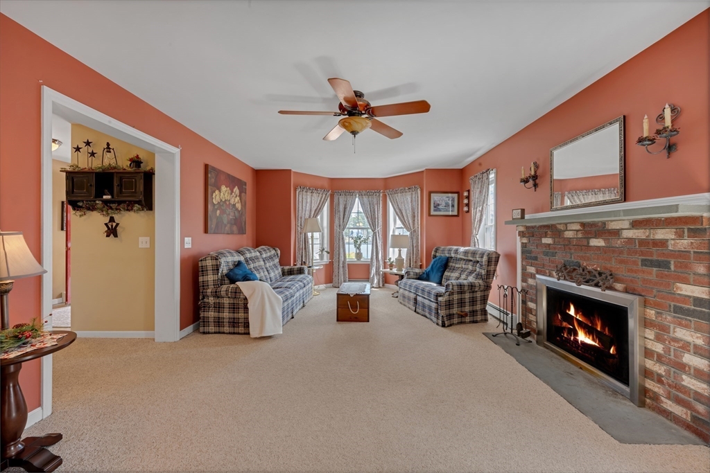 31 Glen Echo Shore Road Charlton, MA 01507 - Photo 10 of 32