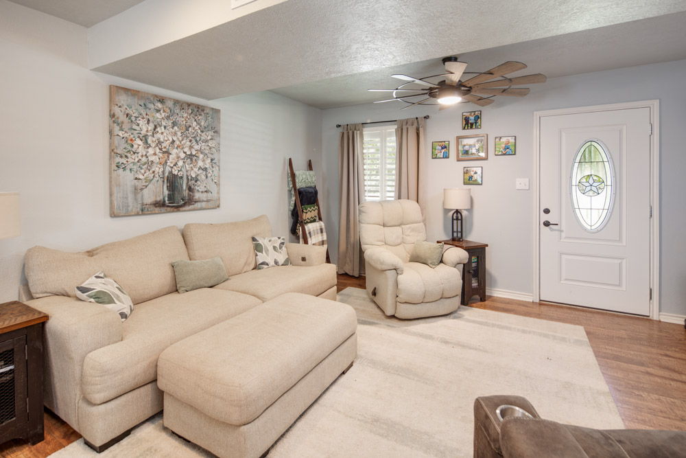 978 Holly Cemetery Road Franklin, TX 77856 - Photo 7 of 33 Living Area from the Dining Space