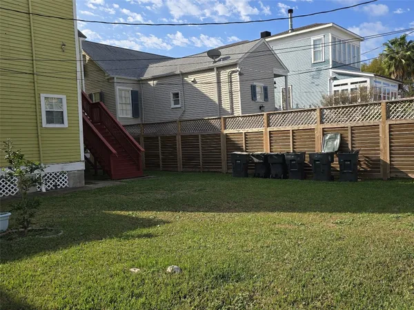 $1,000 | 1614 Market Street, Unit 4, Galveston, TX 77550