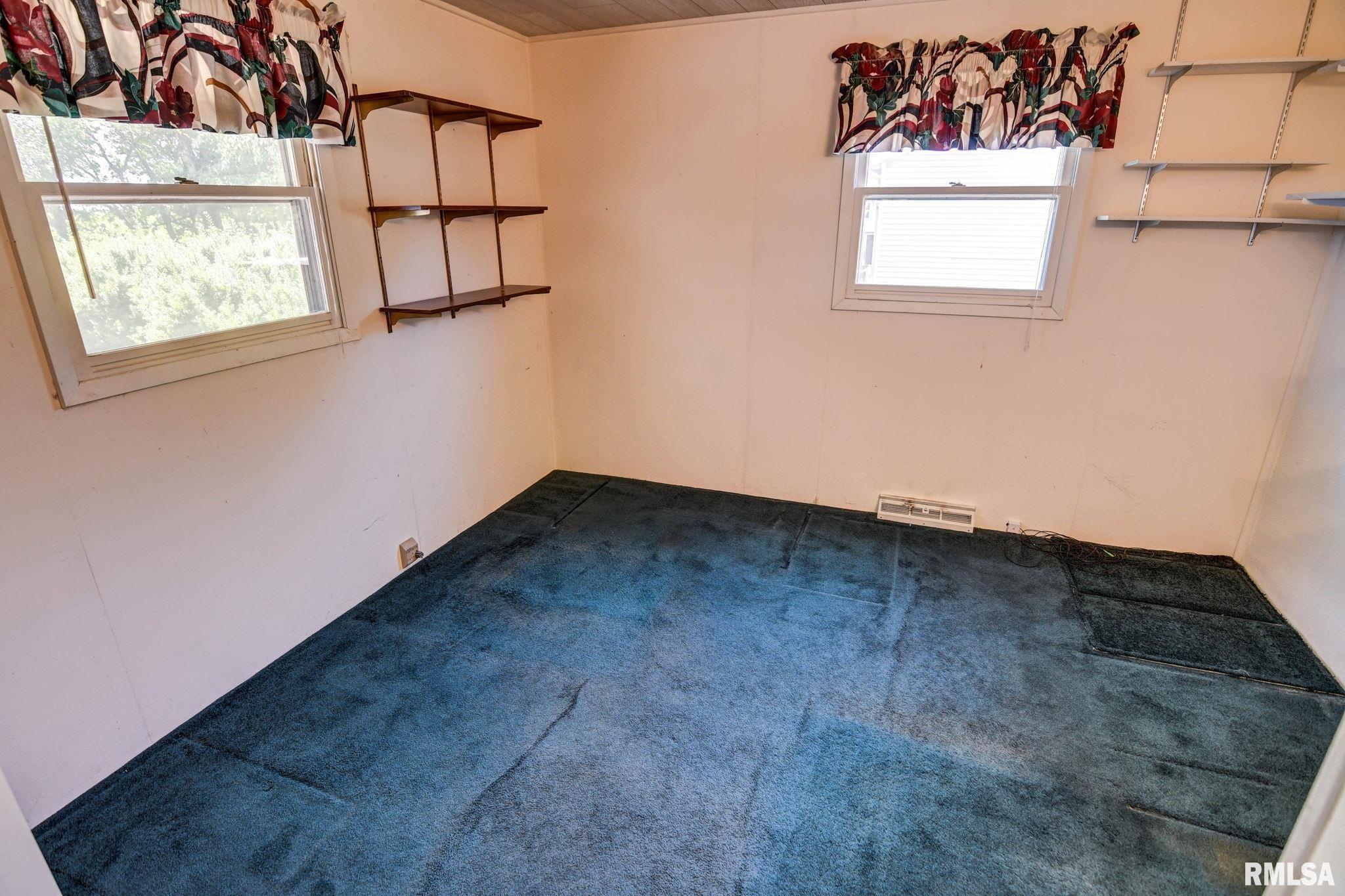 107 East Harrison Street Edinburg, IL 62531 - Photo 14 of 40