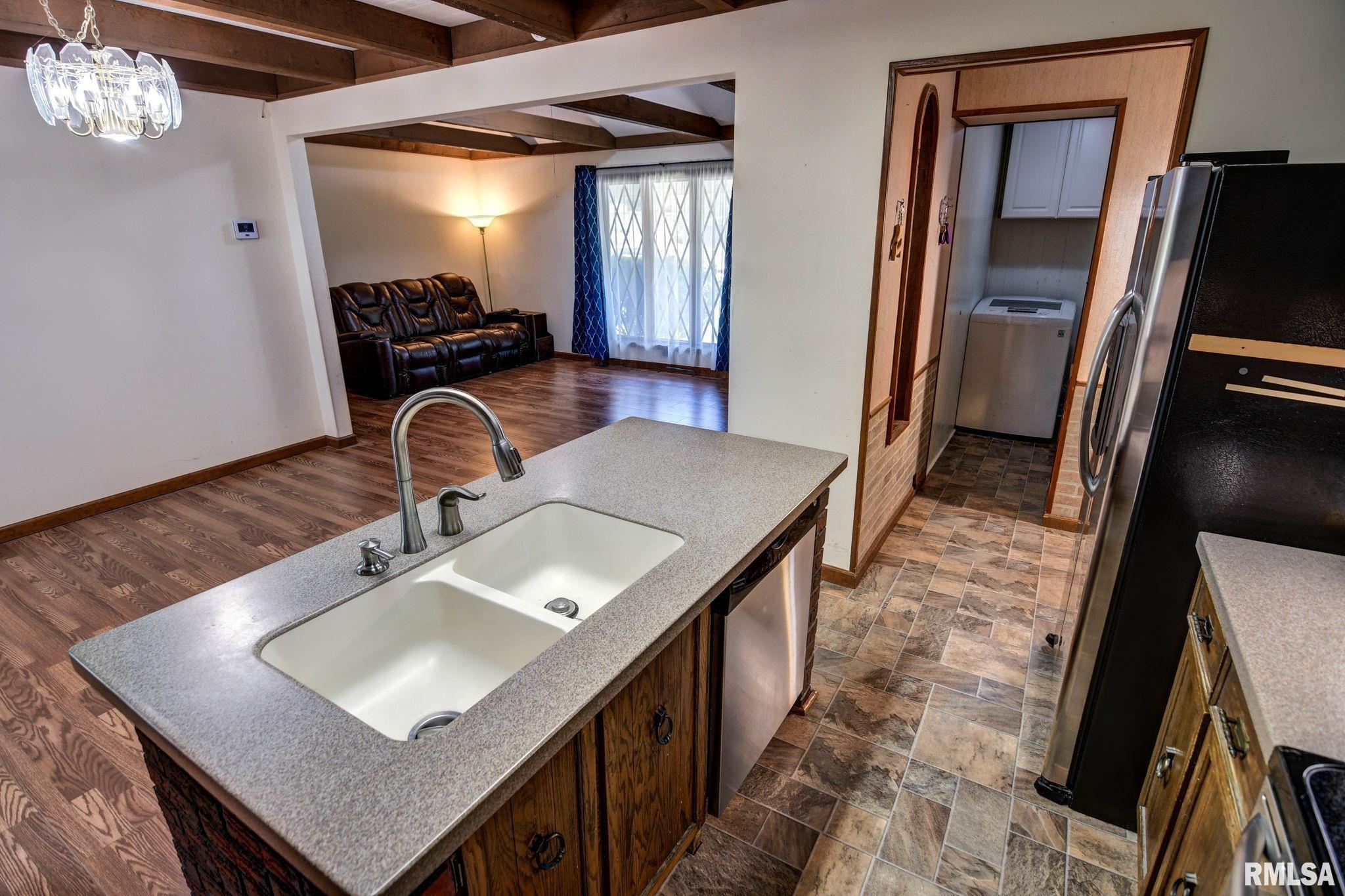 107 East Harrison Street Edinburg, IL 62531 - Photo 24 of 40