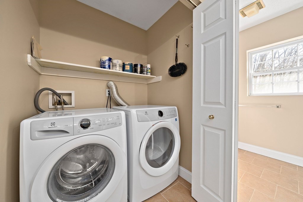 7 Cobb Lane Foxboro, MA 02035 - Photo 16 of 29