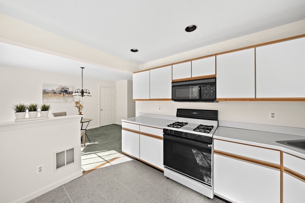 7 Cobb Lane Foxboro, MA 02035 - Photo 9 of 29