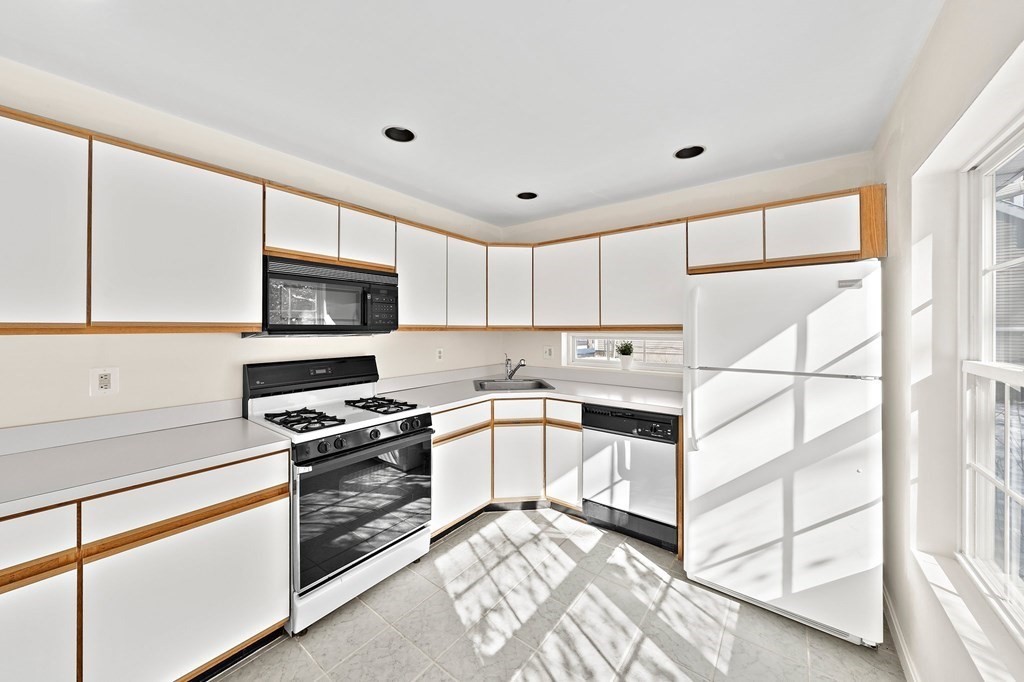 7 Cobb Lane Foxboro, MA 02035 - Photo 10 of 29