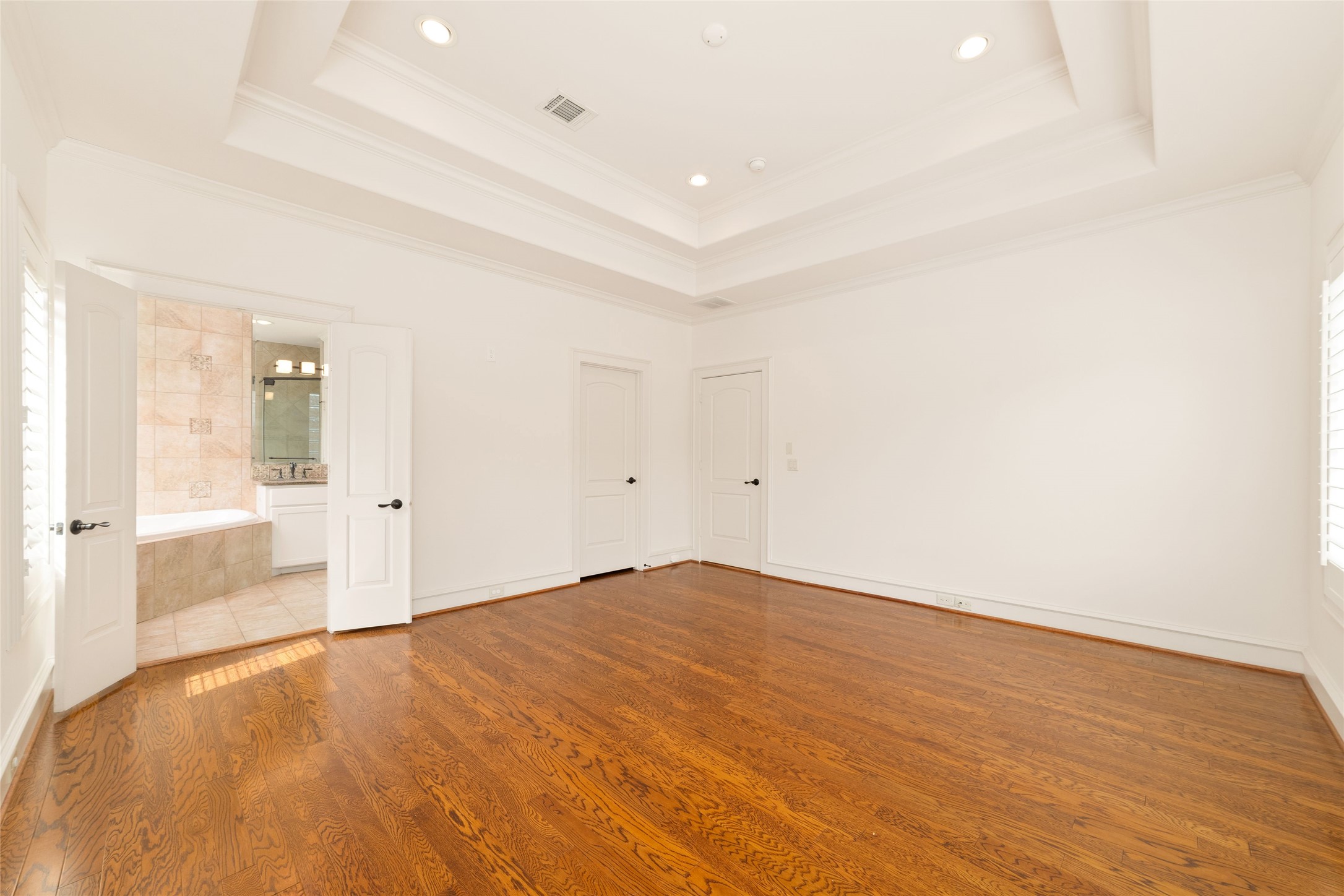 4102 Gramercy Street Houston, TX 77025 - Photo 29 of 35 a view of an empty room