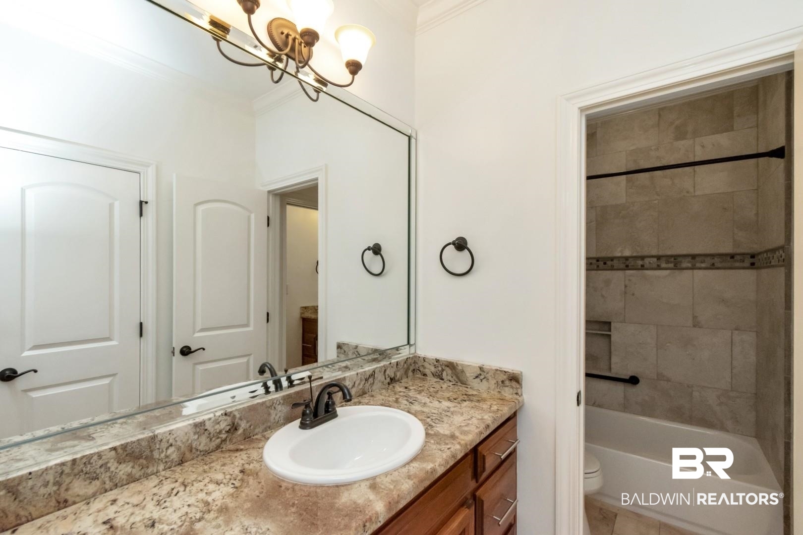 311 Wacker Lane North Mobile, AL 36608 - Photo 22 of 37 Bathroom