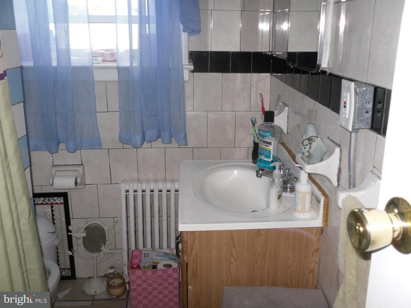 171 Marlborough Road Upper Darby, PA 19082 - Photo 15 of 22 Bathroom