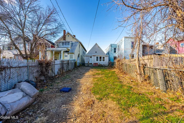 $145,000 | 356 4th Avenue, Troy, NY 12182
