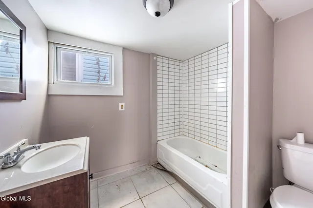 $145,000 | 356 4th Avenue, Troy, NY 12182