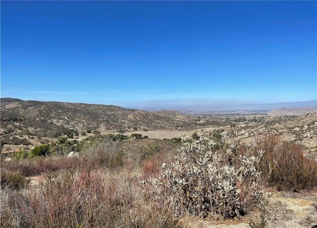 7 Martin Road Hemet, CA 92543 - Photo 7 of 15 a view of city and ocean