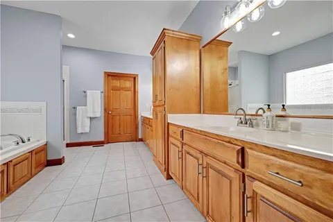 $649,000 | 207 Saponi Lane, Lake Winnebago, MO 64034