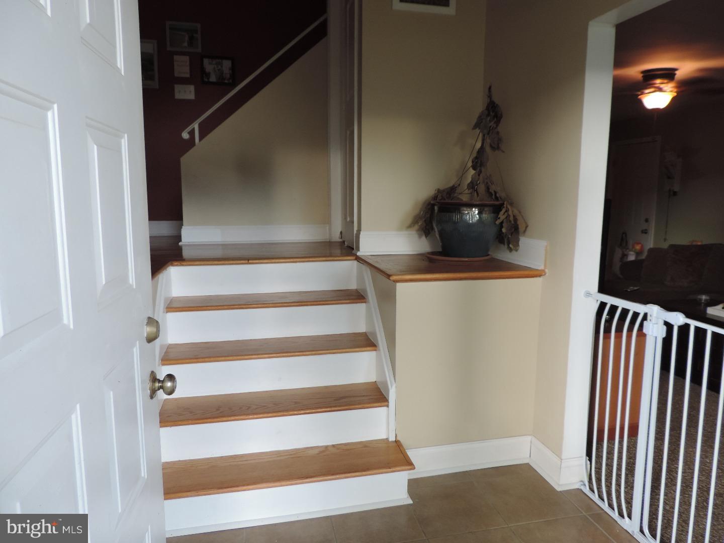 2108 Barr Road Wilmington, DE 19808 - Photo 2 of 15 Foyer
