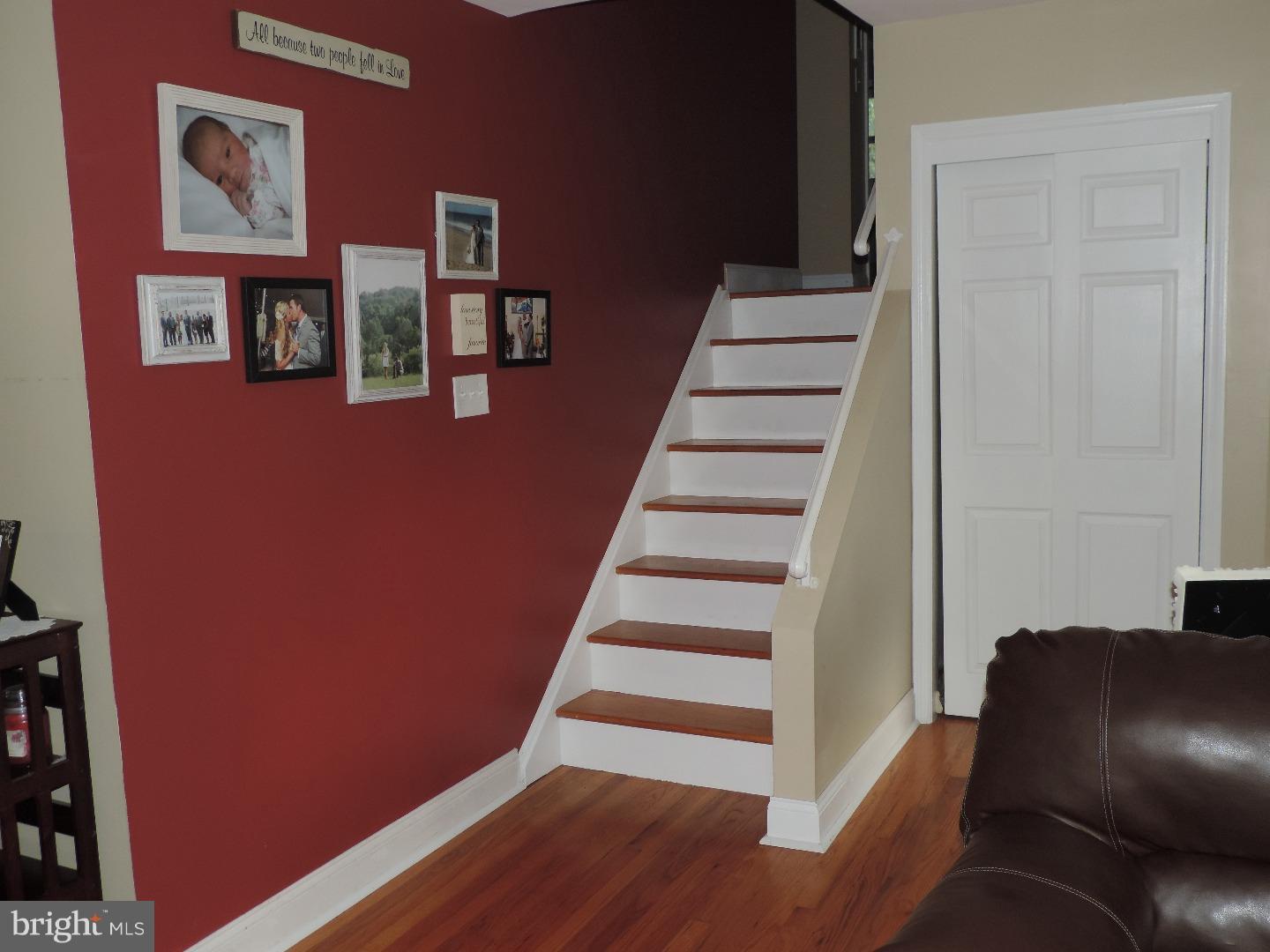 2108 Barr Road Wilmington, DE 19808 - Photo 6 of 15 Hallway