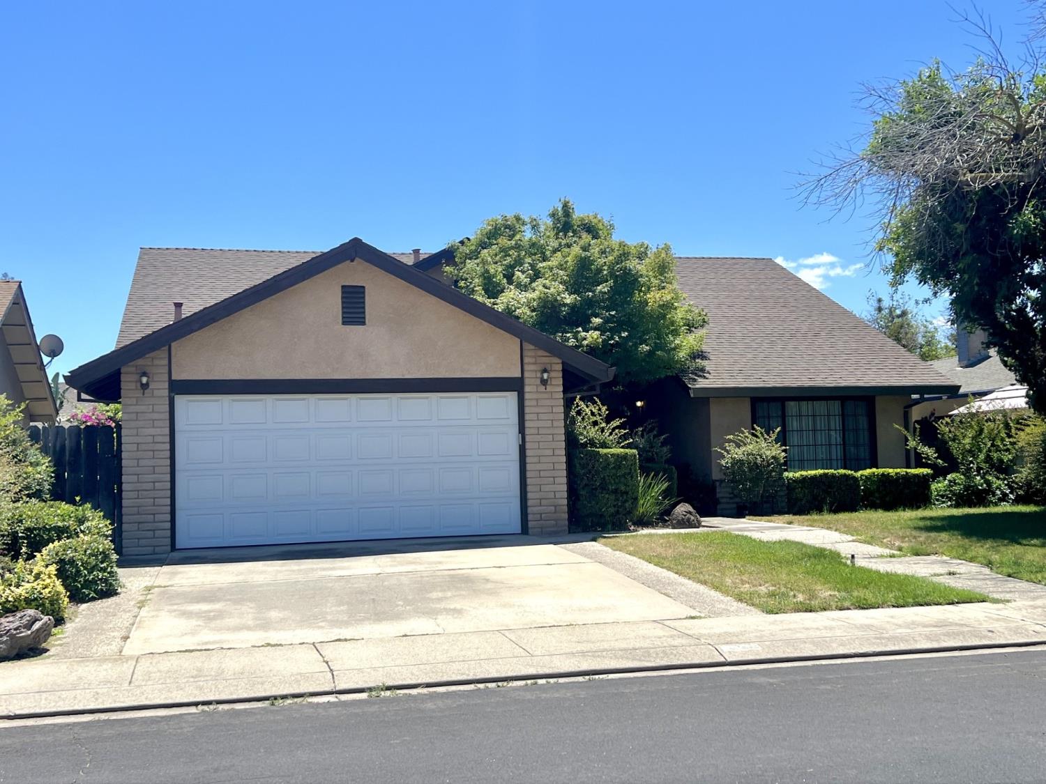 3716 Merrifield Avenue Modesto, CA 95356 - Photo 2 of 24