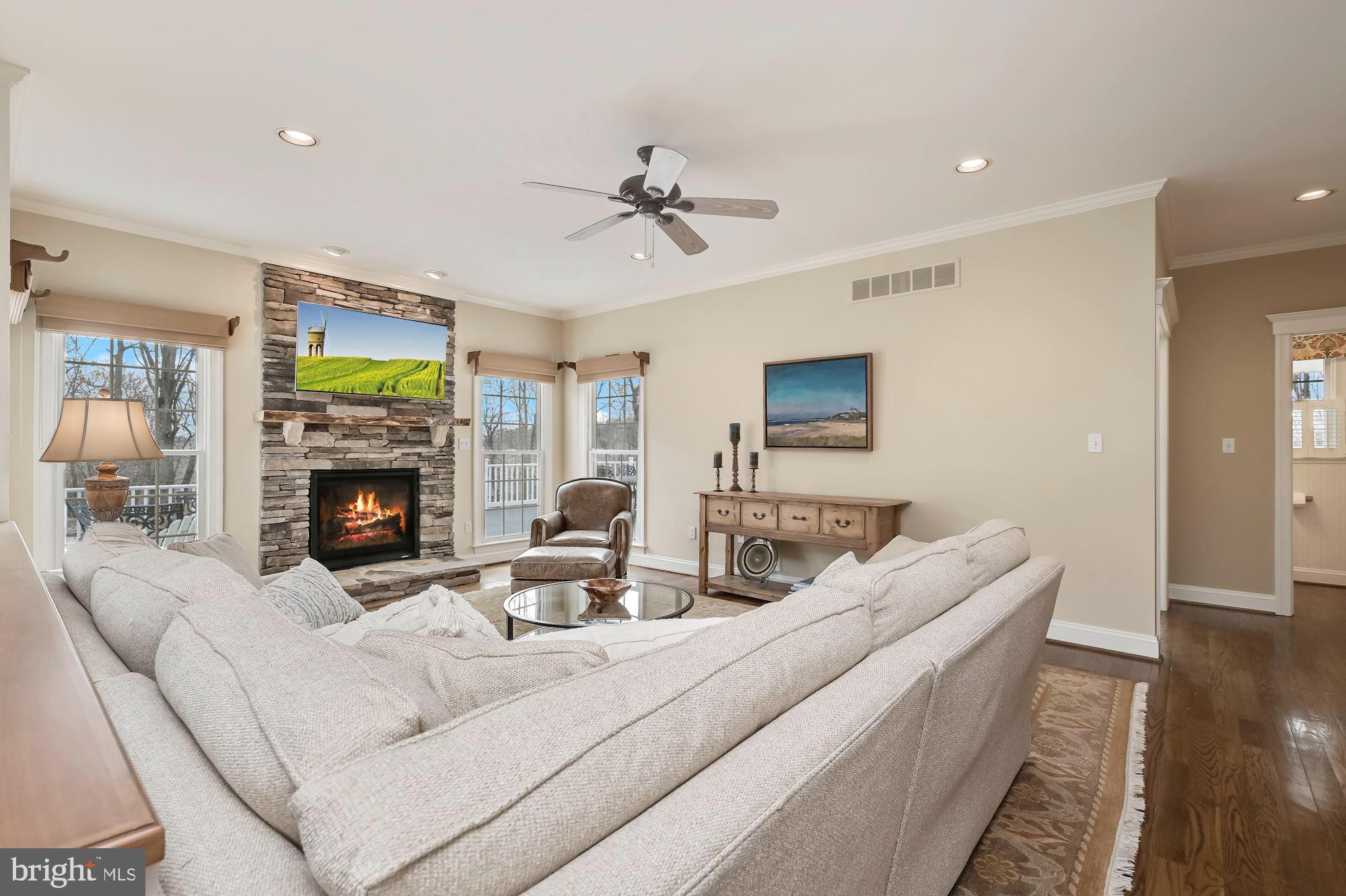 15505 Carrs Mill Road Woodbine, MD 21797 - Photo 20 of 60 Living Room