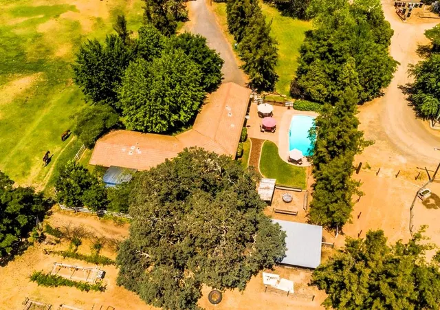 $999,999 | 7398 16th Street, Rio Linda, CA 95673